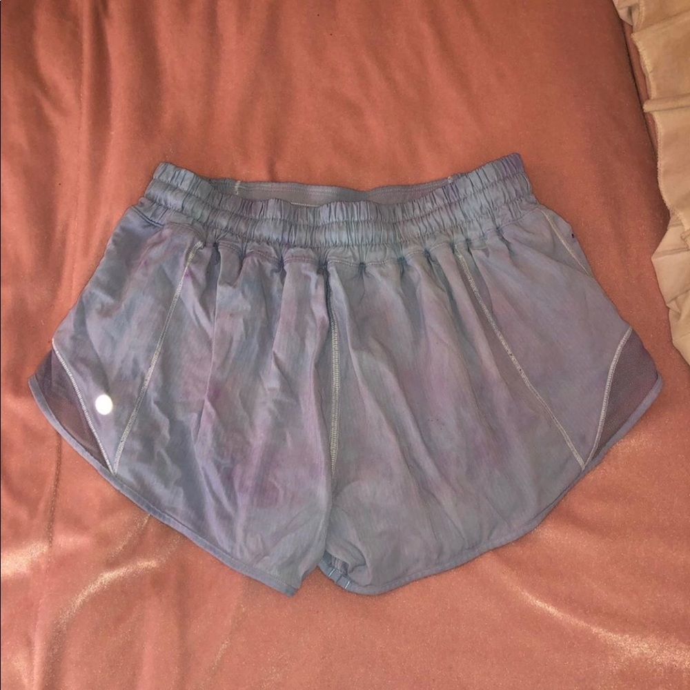 Lululemon 2.5 hotty hot shorts